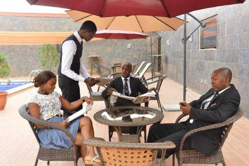 Golden Tulip Essential Lagos Airport Hotel Bagian luar foto