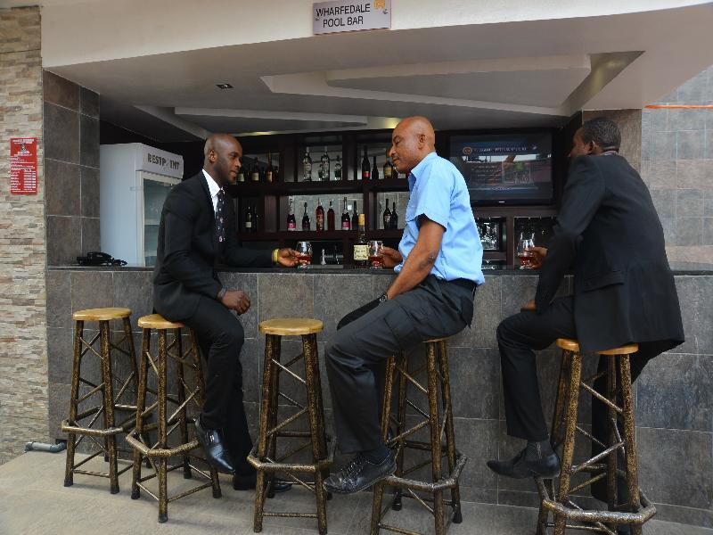 Golden Tulip Essential Lagos Airport Hotel Bagian luar foto