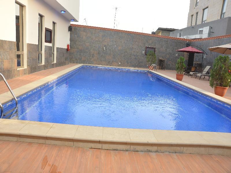 Golden Tulip Essential Lagos Airport Hotel Bagian luar foto