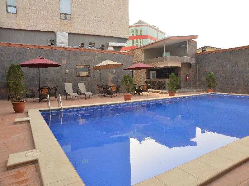 Golden Tulip Essential Lagos Airport Hotel Bagian luar foto