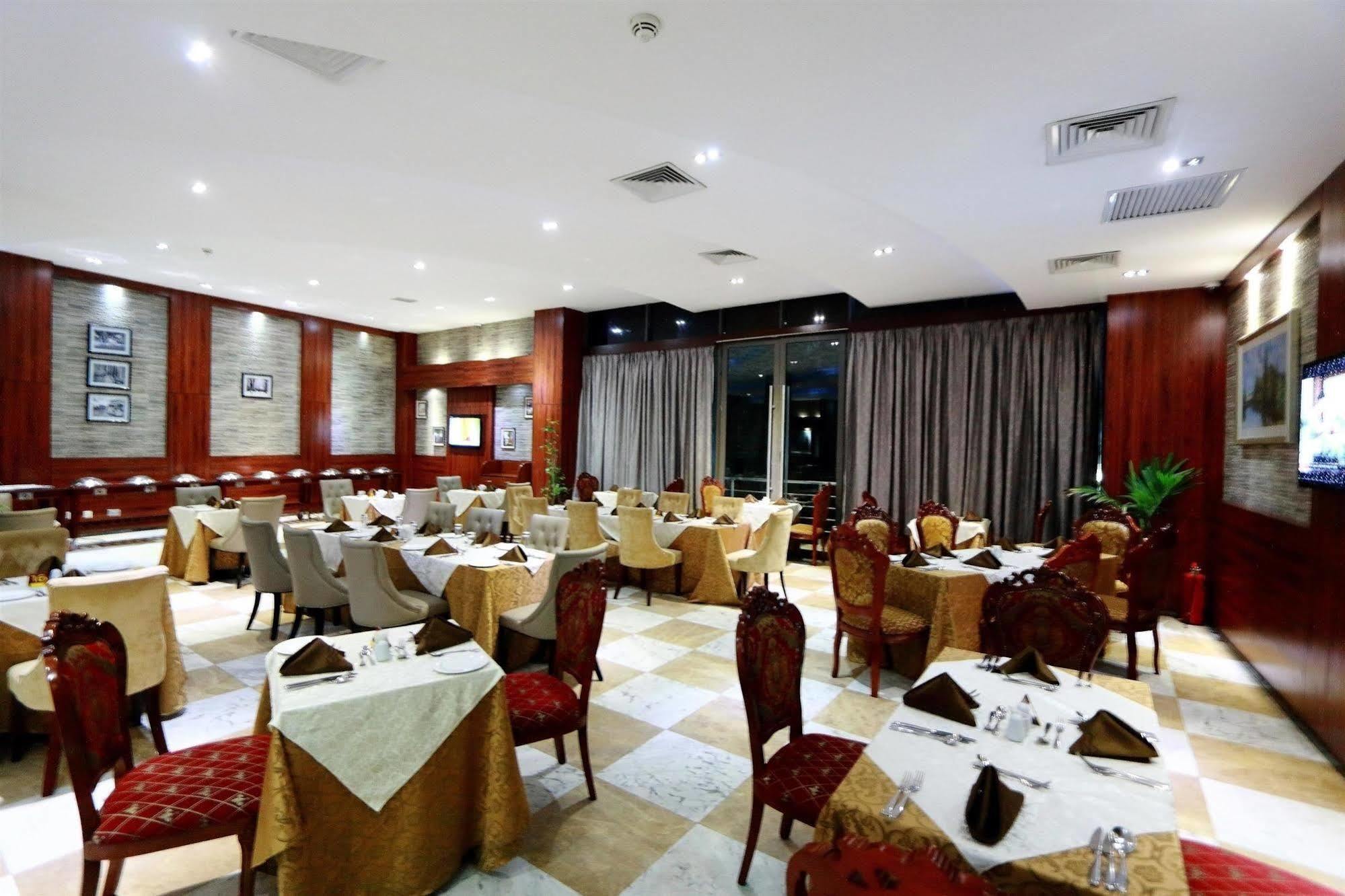 Golden Tulip Essential Lagos Airport Hotel Bagian luar foto